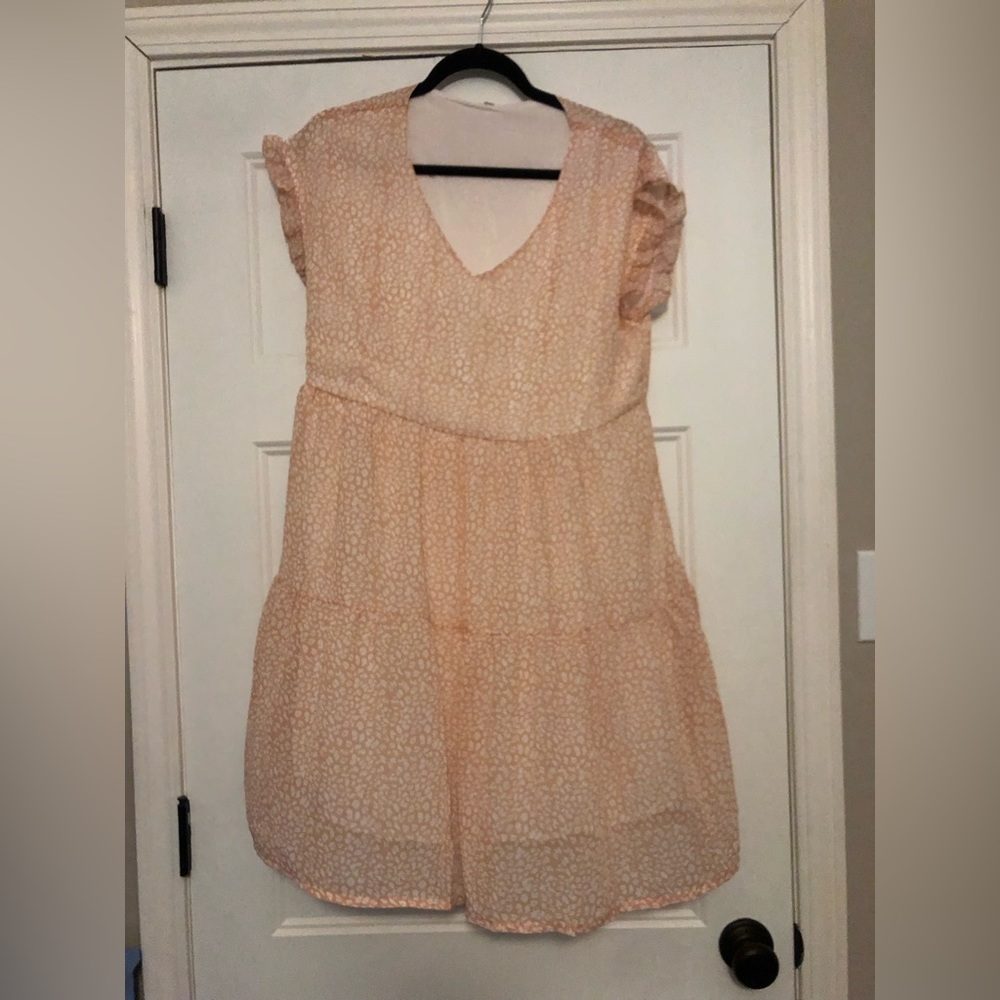 Ruffled short sleeve pink and white dress